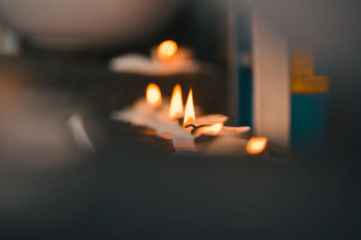 Candle Burn Times Explained: Why Two Candles the Same Size Burn Differently