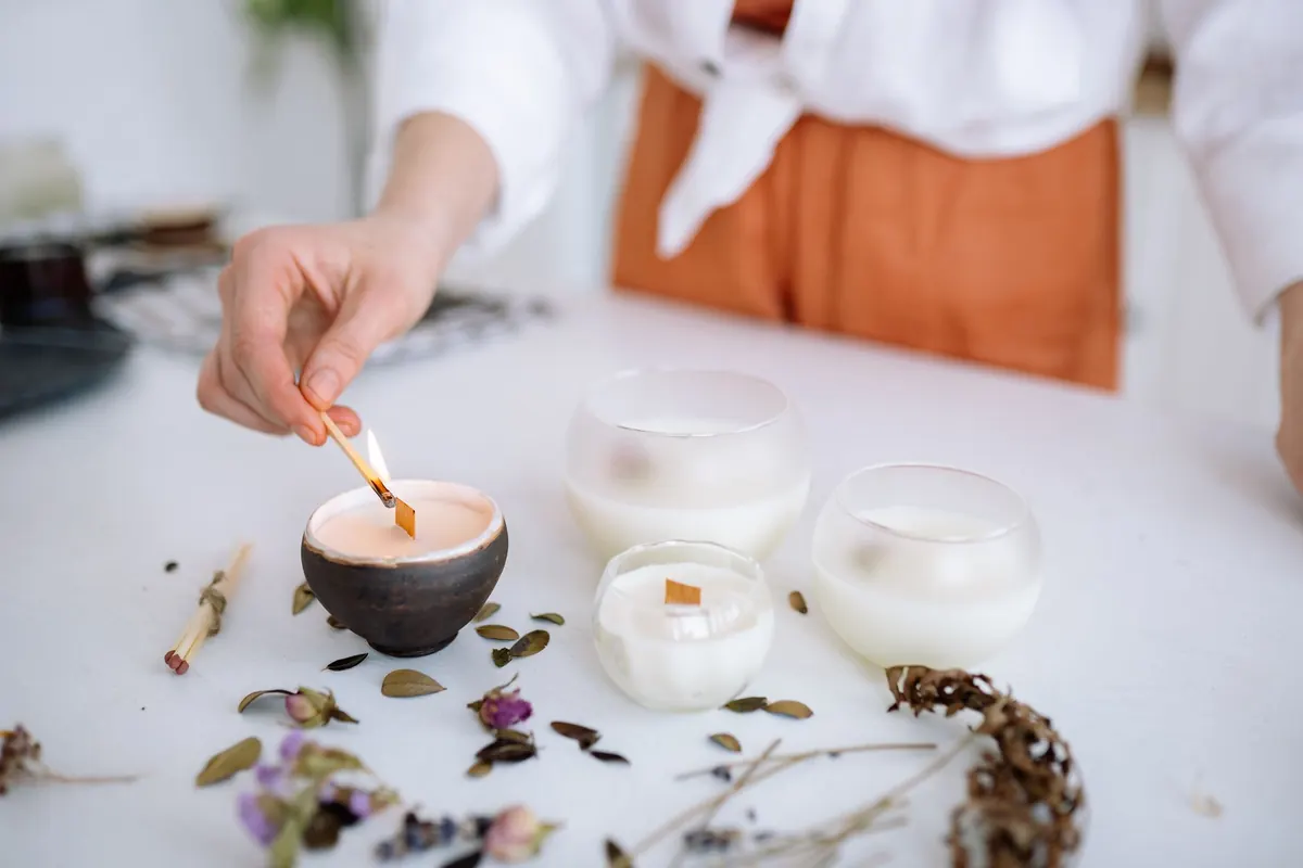 Wood Wick vs Cotton Wick: Which Is Better for UK Candle Makers?